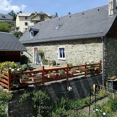 Gite Soum De L'Ase Grust Exteriér fotografie